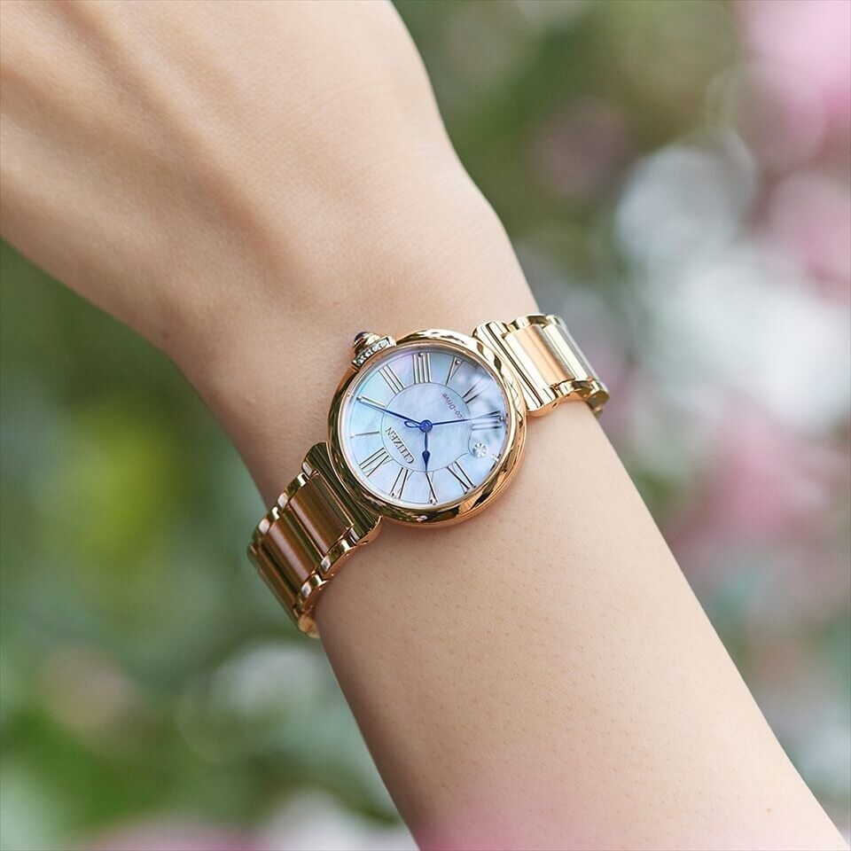 気分が明るくなれるダイヤ入りウオッチ💎