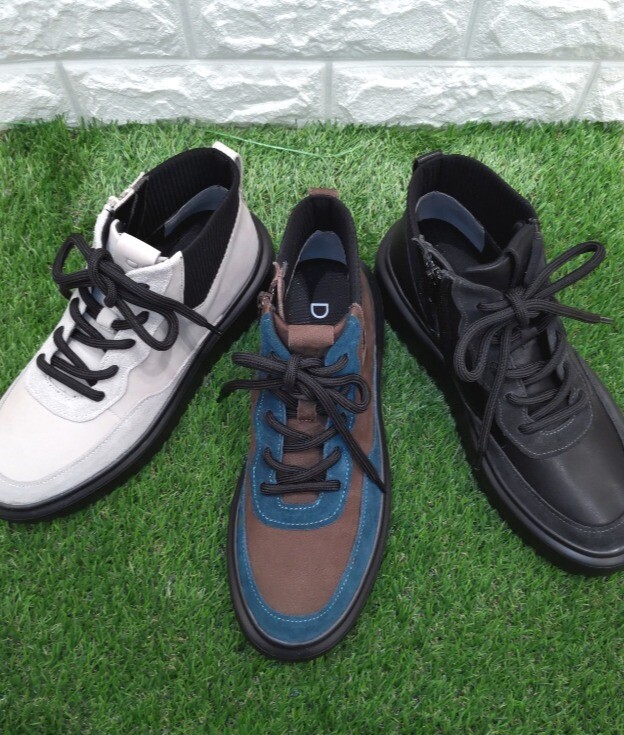 【D'ICI新作🍂】軽量✨ハイカットスニーカー👟😄