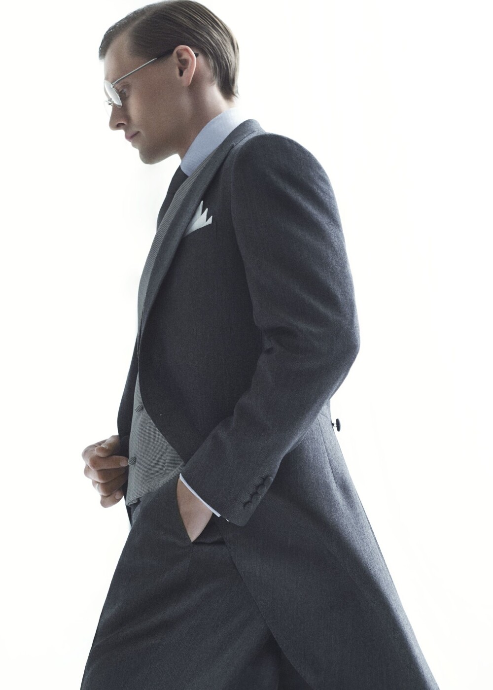 ＜KINDWARE｜カインドウェア＞  The Honored Day ～Applausive Gray～ 