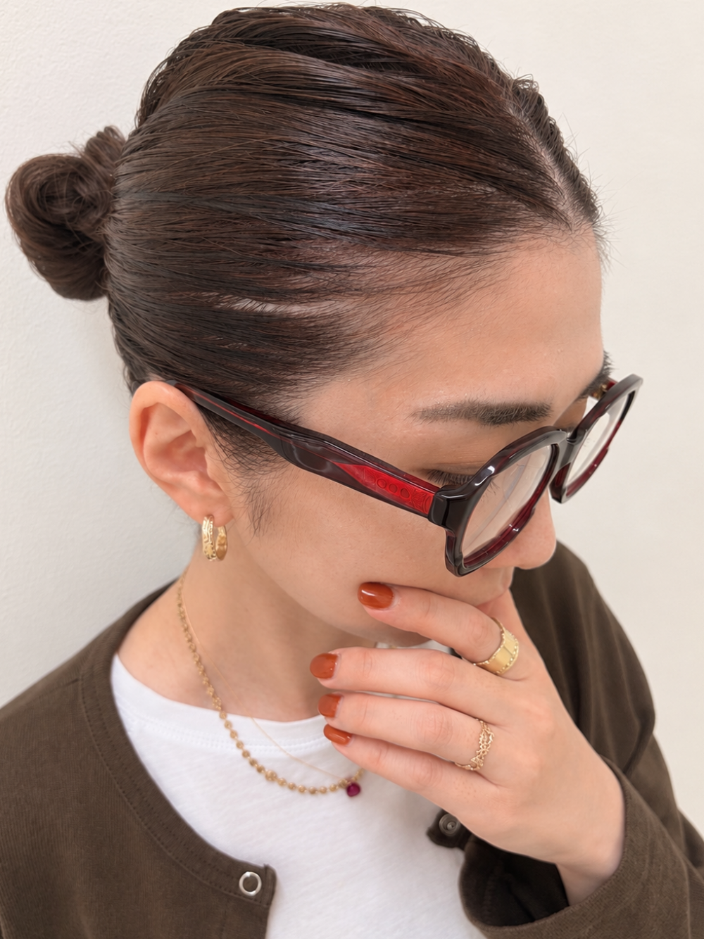アイウェアとKAORUで彩る、秋のクラシックスタイル