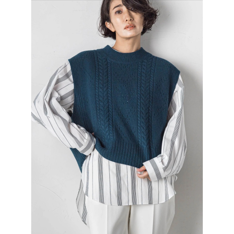 マーコ⑤　3Lネイビー紺色*ケーブル編みニットベスト　後ろ長め マーコ様専用⑤ 3Lネイビー紺色*ケーブル編みニットベスト 後ろ長め