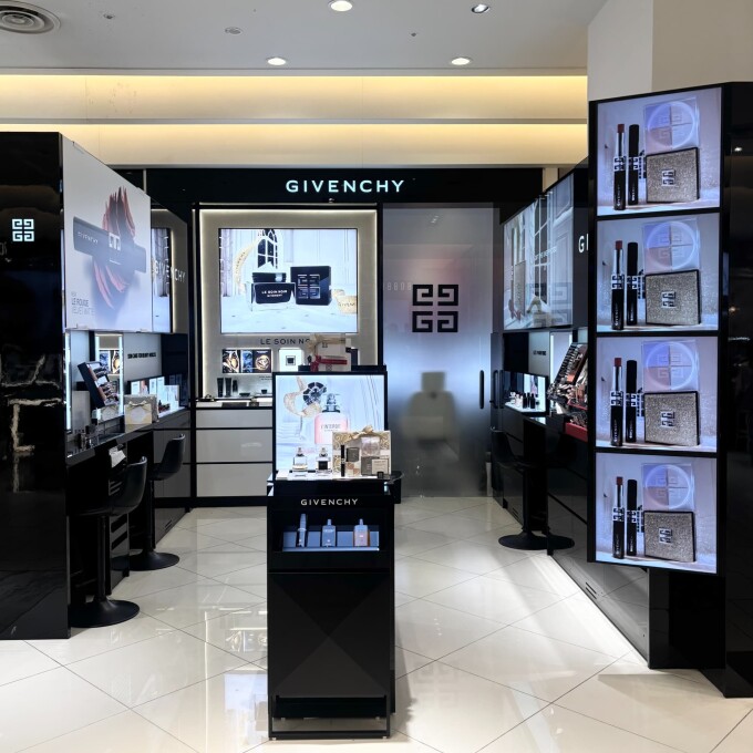 〈ジバンシイ〉ホリデイ限定ノベルティ🎁