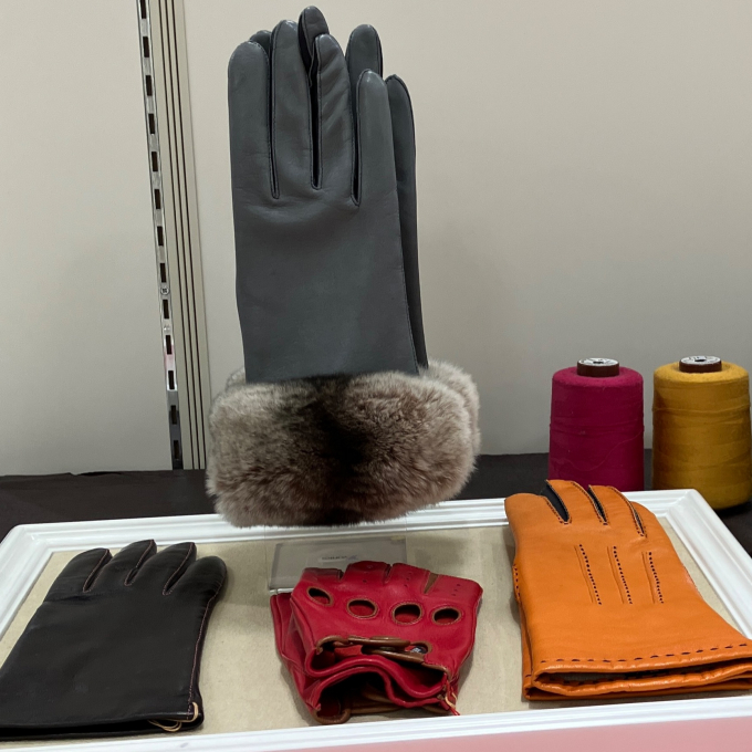 手袋セミオーダー承ります。