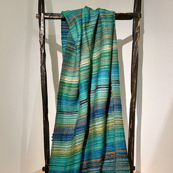 中川原 哲治・惠子と里彩 染め 織り 紡ぎの布展 　～風を纏い光をたたえる、繭からの布～