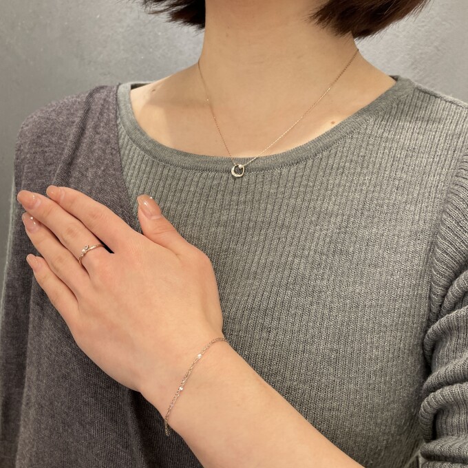 ピンク × ホワイト