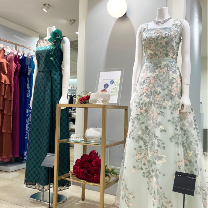 『エモーショナルドレッシーズ』のロングドレス