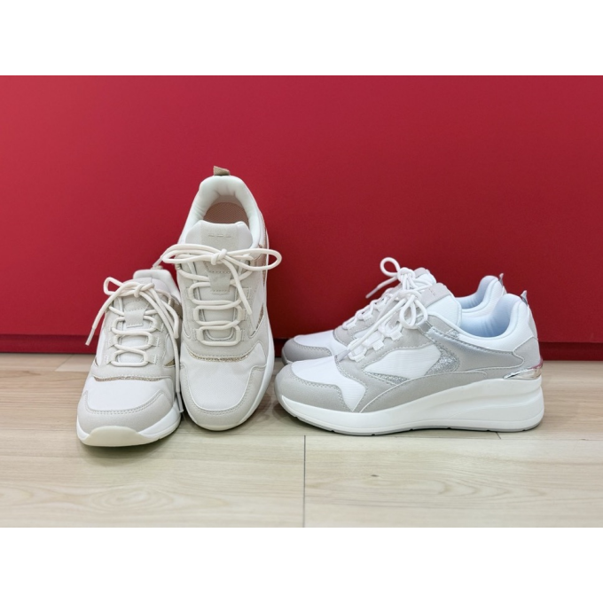 【新作入荷】軽やかに華やぐ、美脚厚底スニーカー