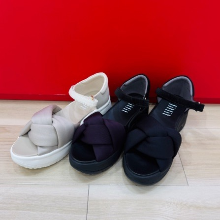 【新作入荷】一日中美脚！クッションが気持ちいい歩ける大人の厚底サンダル