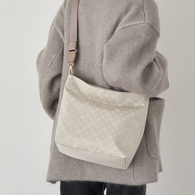 【ラシット】ナイロン素材の新作入荷！