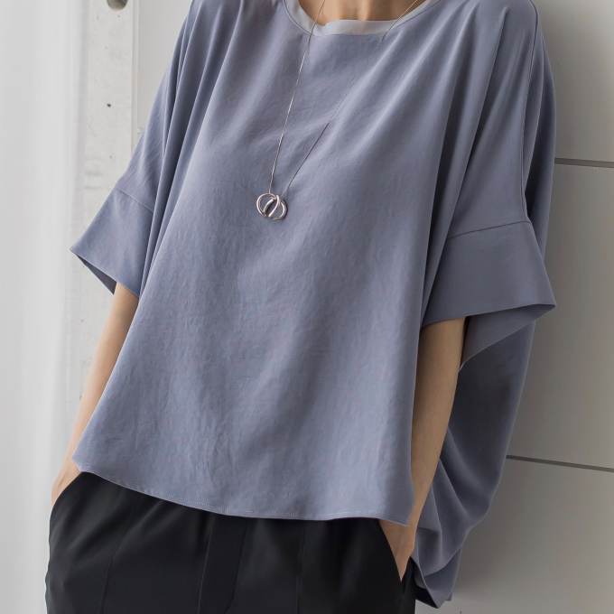 【UVカット、速乾、防シワ、軽量、ストレッチ性】機能素材ブラウス⭐︎⭐︎