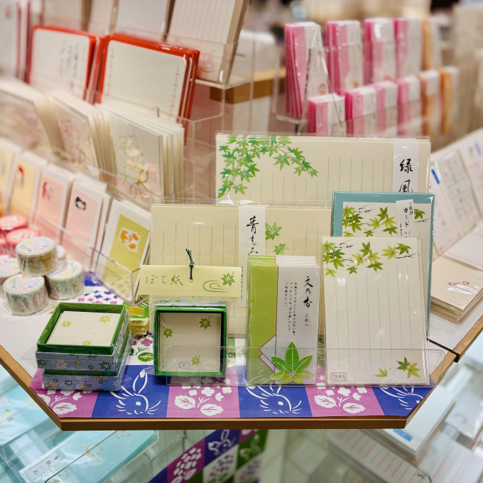 【新入荷】和紙の温もりと品格が宿る、嵩山堂はし本の和文具｜《松栄堂 香音》