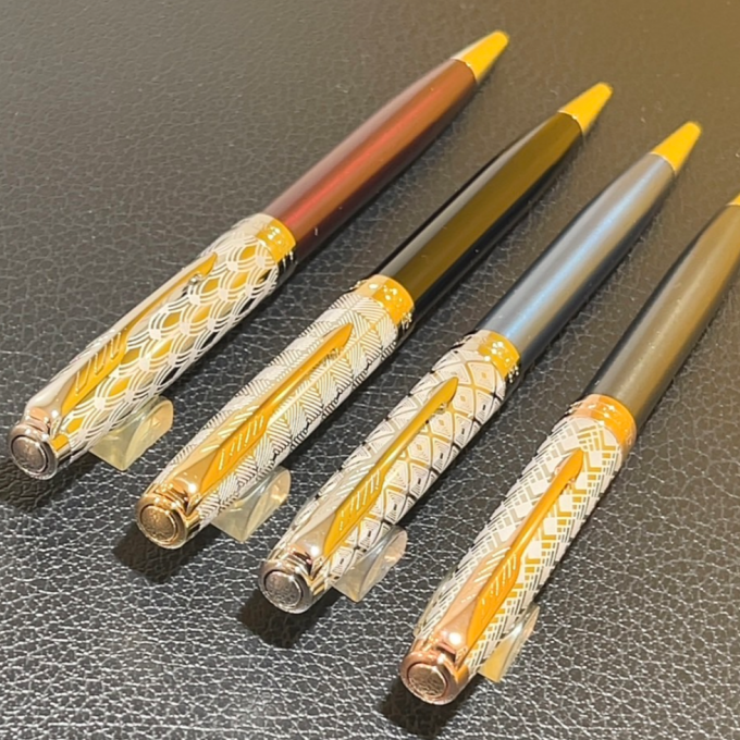 PARKER クラシックで洗練されたデザインが魅力の「ソネットプレミアム」の４色のボールペンをご紹介致します!