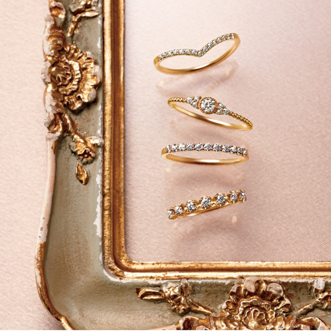 贅沢な輝きを楽しめるモアサナイトリング