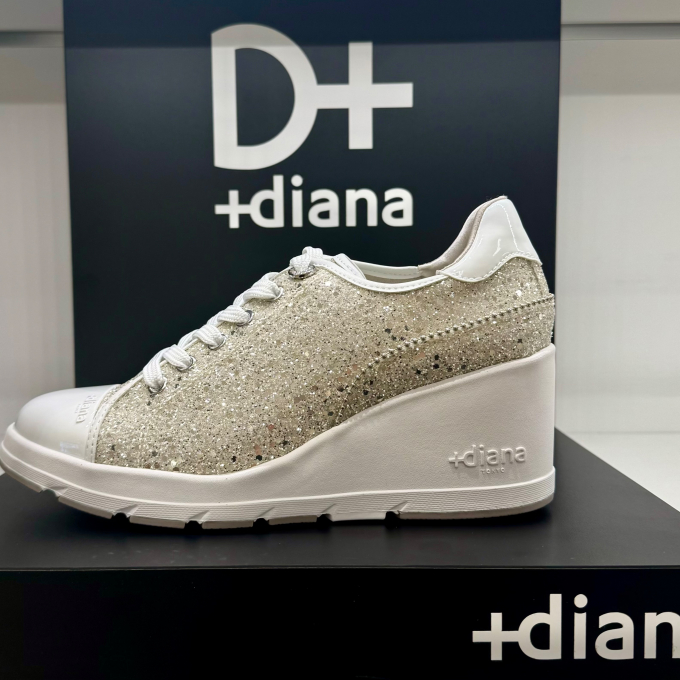 【タラントン】+dianaヒールスニーカーのご紹介✨