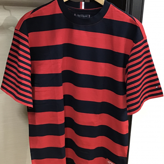 トミーヒルフィガー　Tシャツ