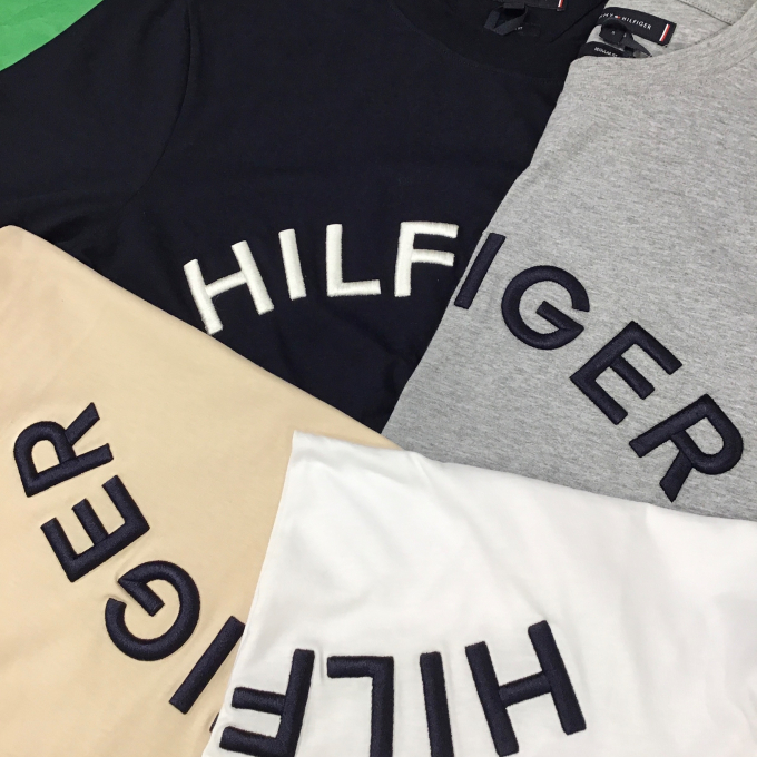 トミーヒルフィガー　Tシャツ
