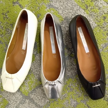 【新作入荷】柔らか履きやすいフラットシューズ🍀