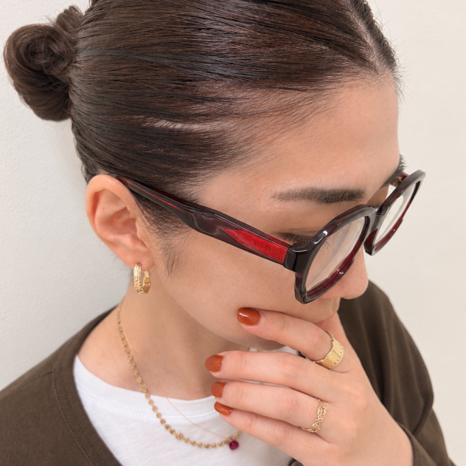 アイウェアとKAORUで彩る、秋のクラシックスタイル