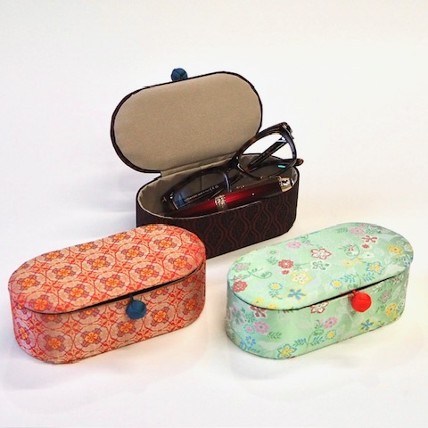 『金襴（絹織物）でつくる小箱づくり体験』：誉勘商店（こんかんしょう てん）