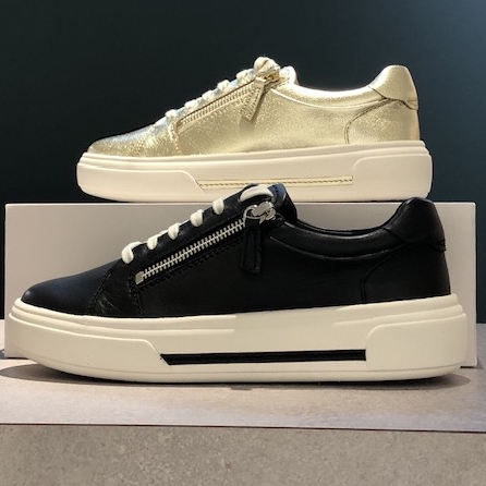 クラークスファスナー付スニーカー