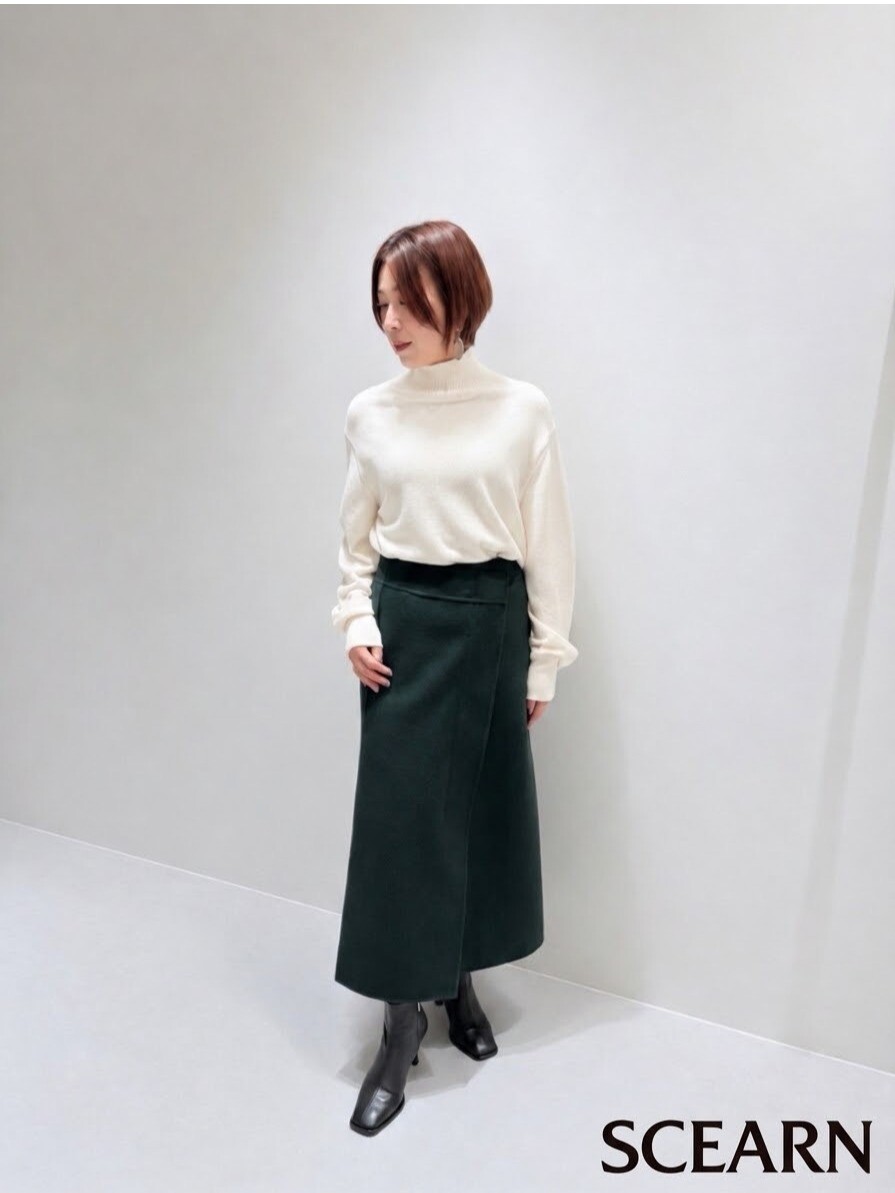 BEIGE,