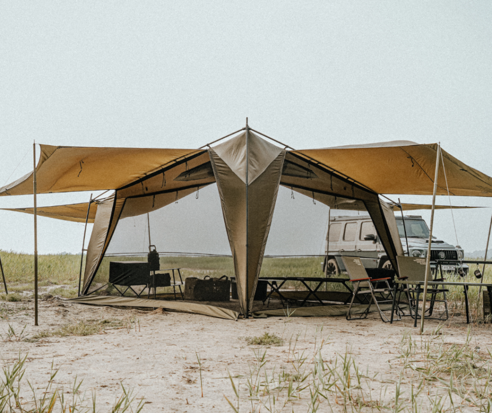 CARGO CONTAINER  POP UP STORE