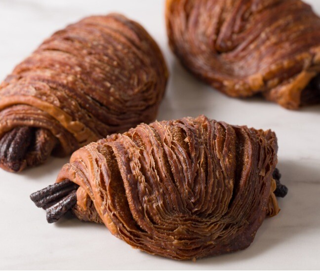 【ベーカリー】ショコラ(チョコレート)パンのご紹介