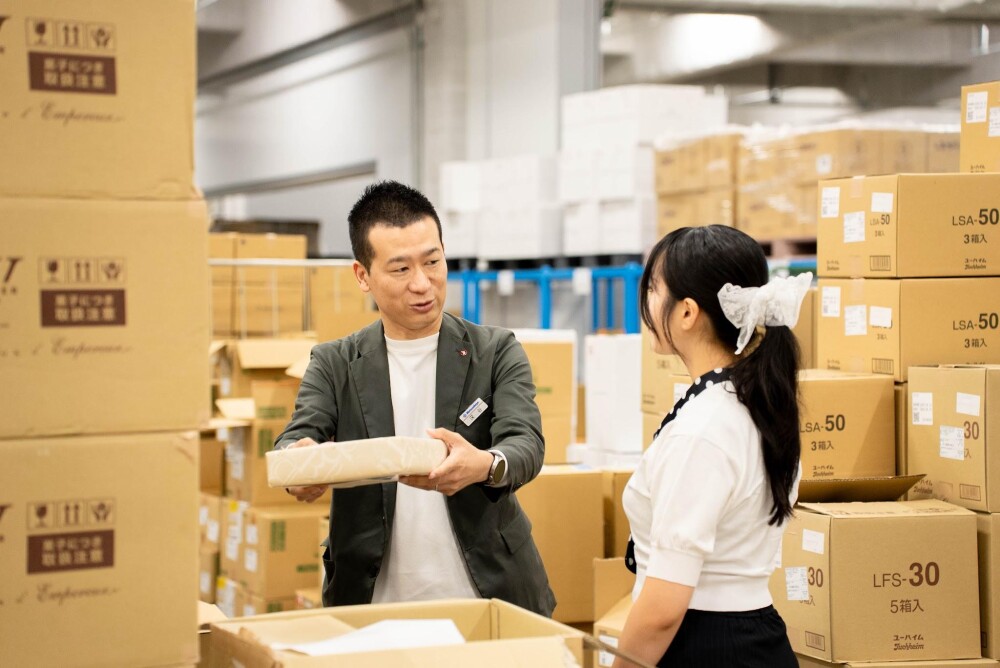 モノではなく想いを運ぶお仕事。百貨店物流の舞台裏に迫る。