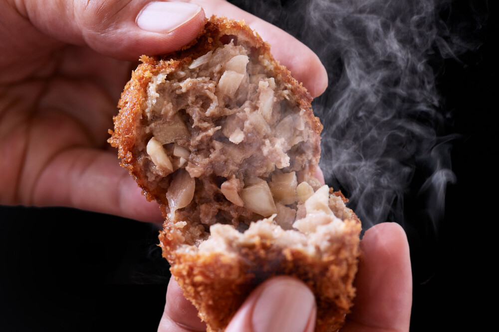 吉祥寺【さとう】メンチカツ　期間限定販売！