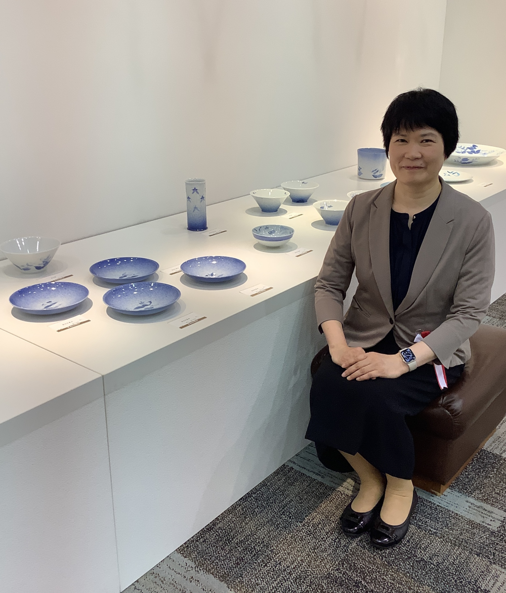 與語小津恵　陶磁展　〜染付のうつわ〜