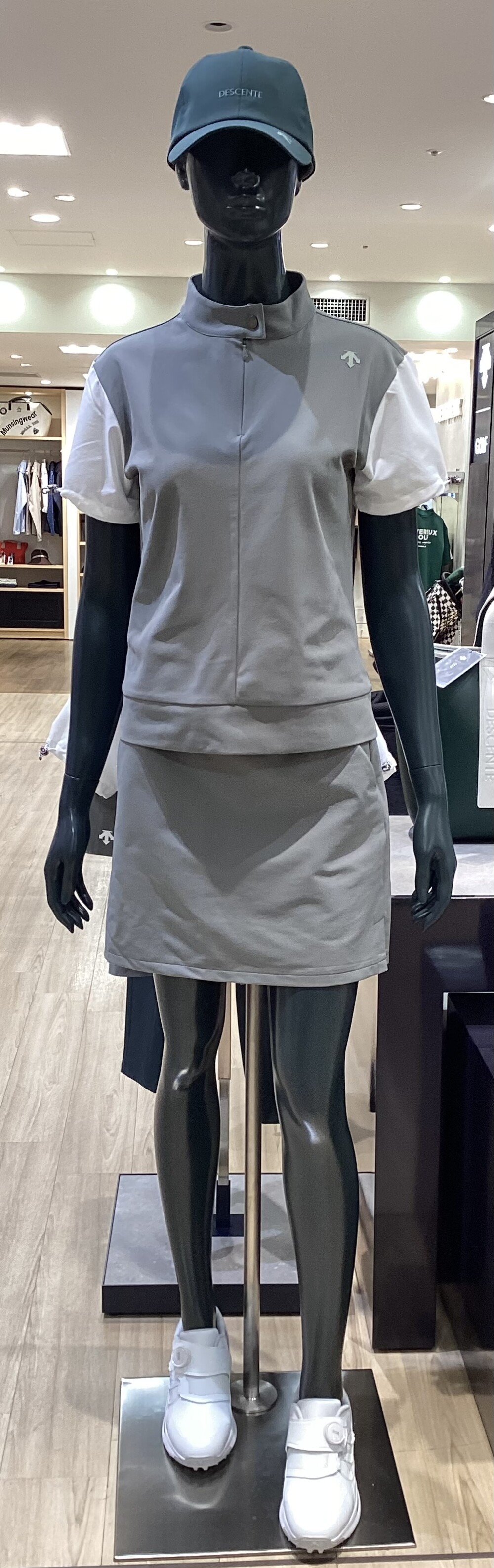 レディス　半袖ポロシャツ➕スカート