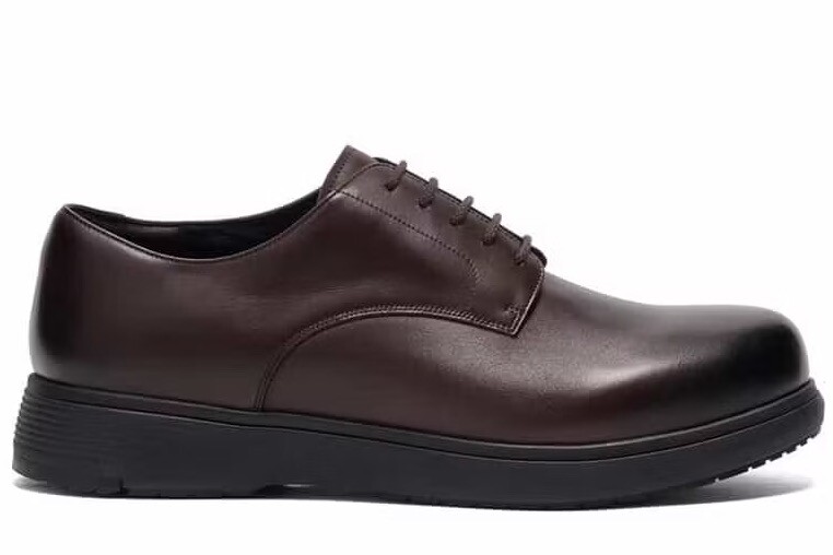 〈アシックス〉雨でも晴れでも大活躍‼️レザーシューズ👞