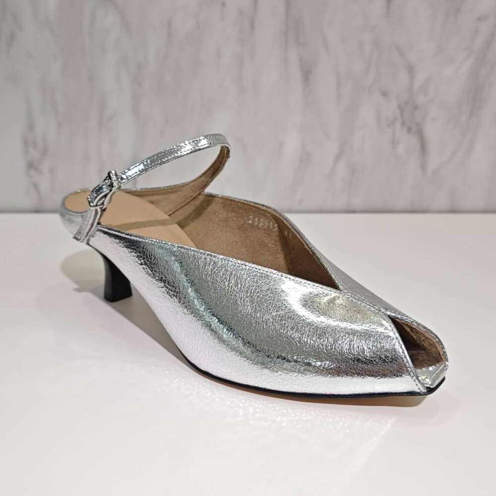 ピープトウ♪　メタリックミュール