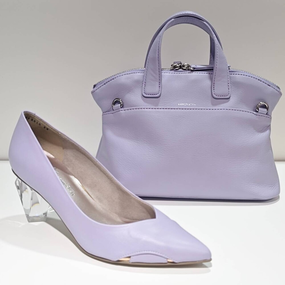 シンプル＆クリーン　パフューム風ヒール