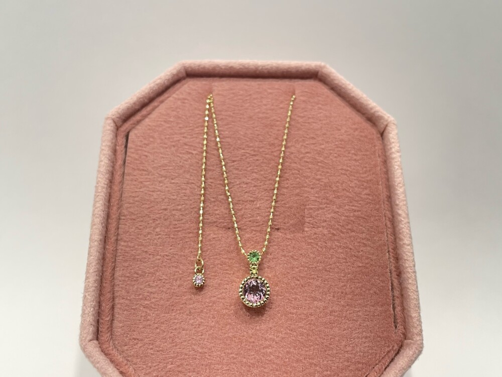 ４月のお誕生石・モルガナイト使用