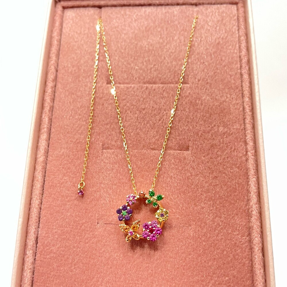 カラーサファイアなど色石のネックレス♡