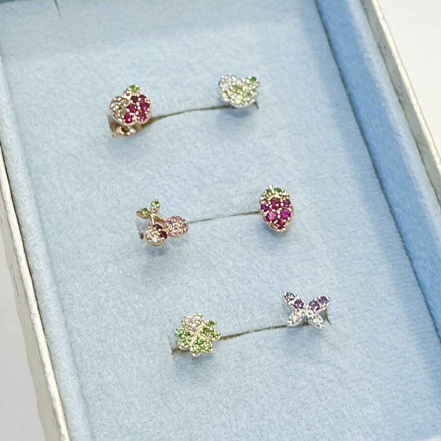 片耳ピアス