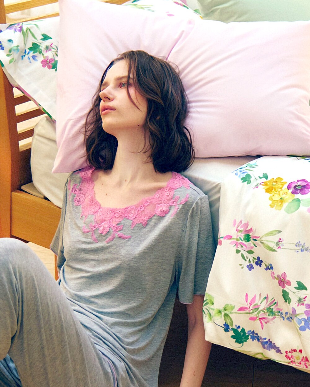 春色のレースで可愛らしく