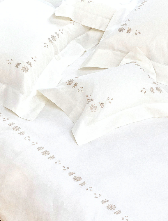 イタリアン・ラグジュアリーの世界へようこそ