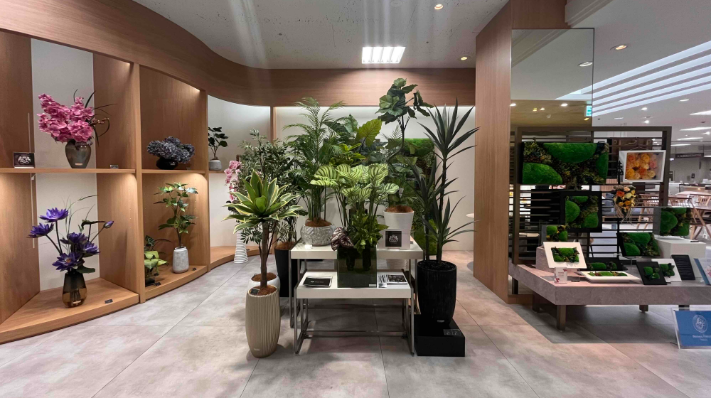 「エミリオ・ロバ」「 ベル・フルール」：クチュール・フラワーの誘い