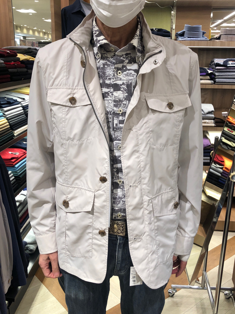 フード内蔵タフタジャケット