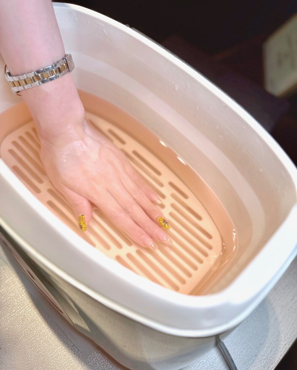 手元にご褒美を。温感パラフィンでうるおいチャージ