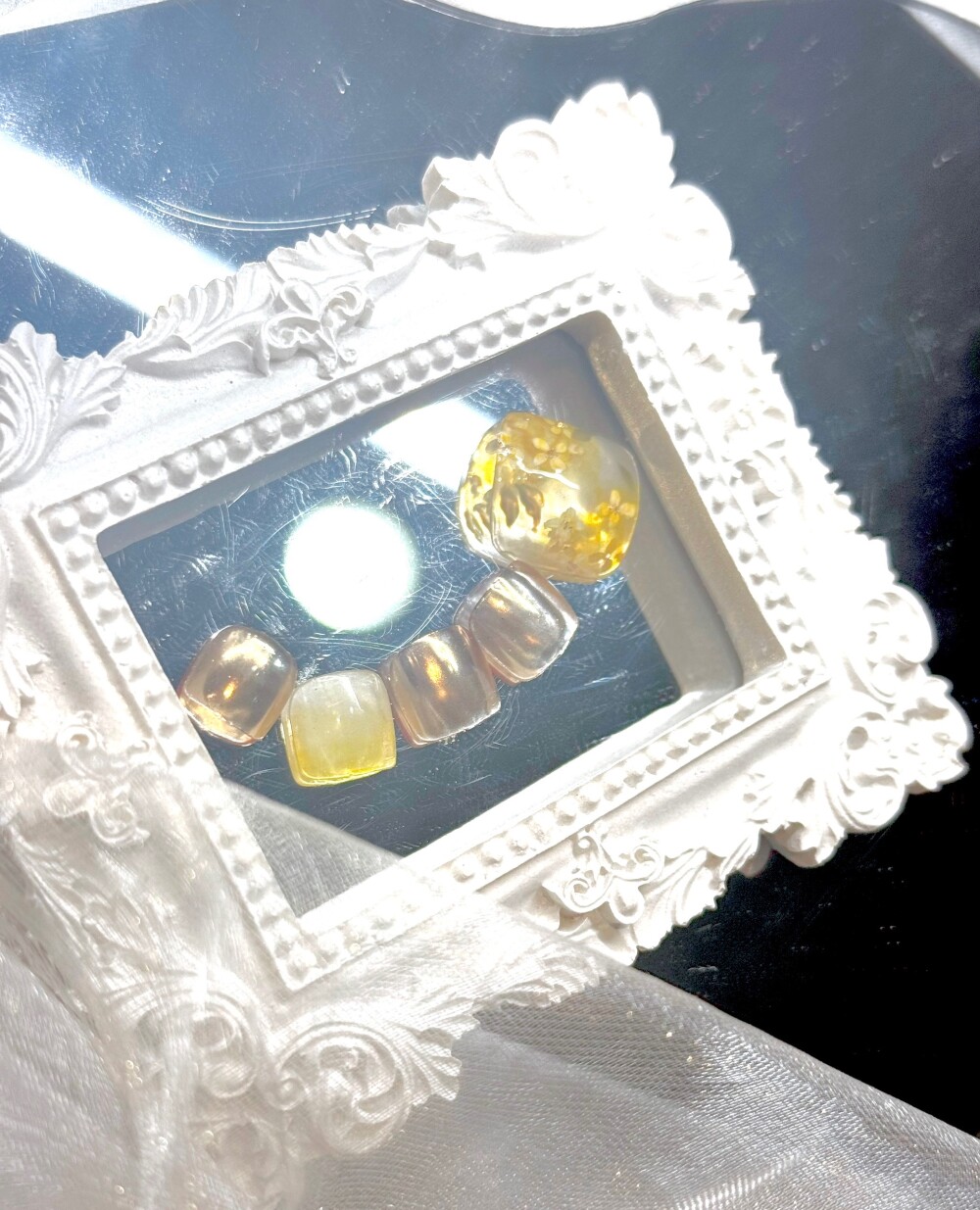秋の薫りを爪先にのせて♡金木犀モチーフ×アンティークニュアンスフット✨