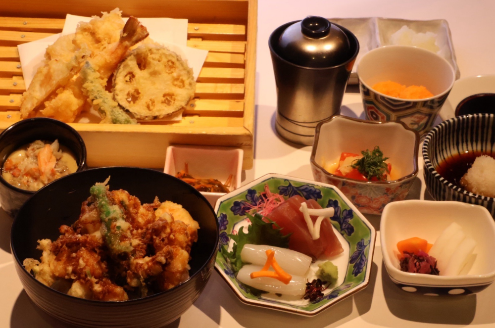 予約不要！コースと定食始めます！