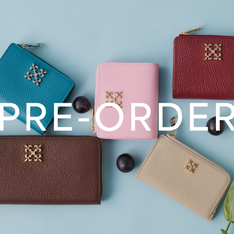 極美品✴︎ラシット　レザーモチーフ　エンボス　モノグラム　二つ折り財布 極美品✴︎ラシット レザーモチーフ エンボス モノグラム 二