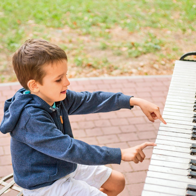 ムーミン ストリートピアノが屋上に登場！