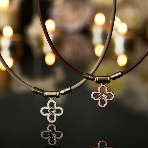11／20発売　数量限定クリスマスモデル「BIJOUX FLEUR」