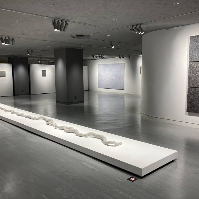 阿部亮太郎展　なにげない線が朧げな点となる景色