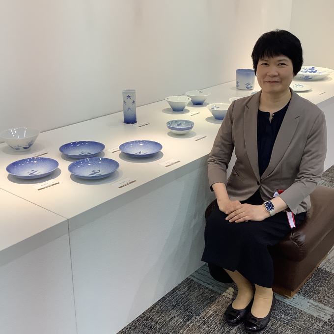 與語小津恵　陶磁展　〜染付のうつわ〜