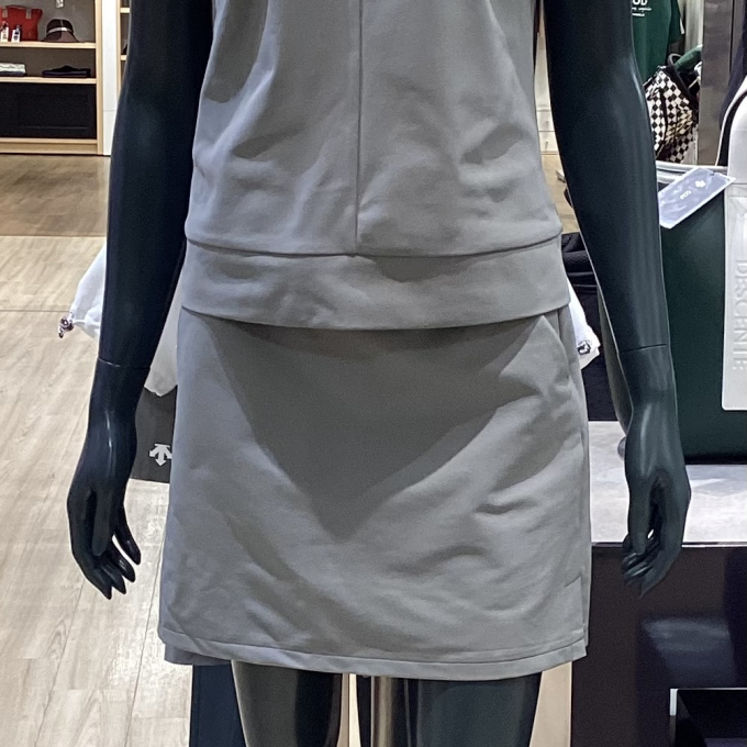 レディス　半袖ポロシャツ➕スカート